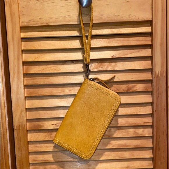 Wristlet - Picture 4 of 4